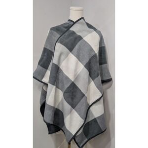 Woolrich REVERSIBLE Plaid Shawl Poncho Wrap Gray White One Size Fleece‎